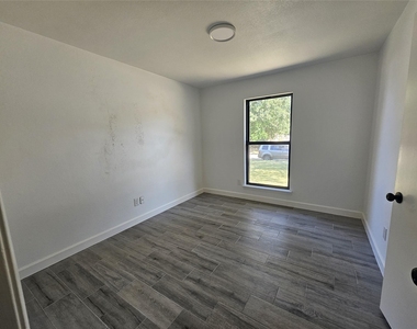 2519 Piddler Drive - Photo Thumbnail 16