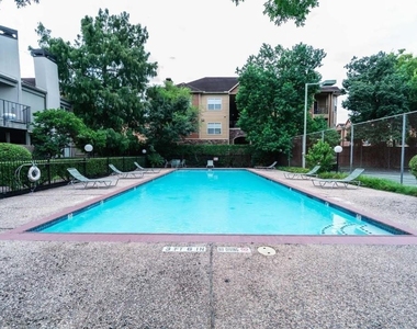 10811 Richmond Avenue - Photo Thumbnail 12