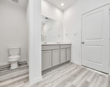 13517 Heritage Meadow Lane - Photo Thumbnail 10