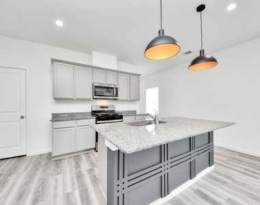 13517 Heritage Meadow Lane - Photo Thumbnail 2