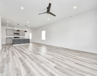 13517 Heritage Meadow Lane - Photo Thumbnail 3