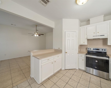 5502 Finch Street - Photo Thumbnail 9