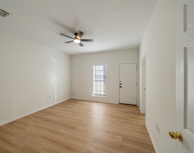 5502 Finch Street - Photo Thumbnail 19
