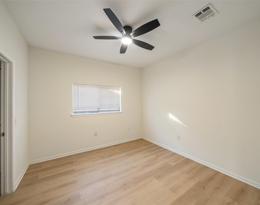 5502 Finch Street - Photo Thumbnail 23