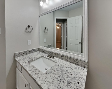 20402 Avery Point Drive - Photo Thumbnail 16