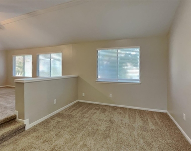 20402 Avery Point Drive - Photo Thumbnail 7
