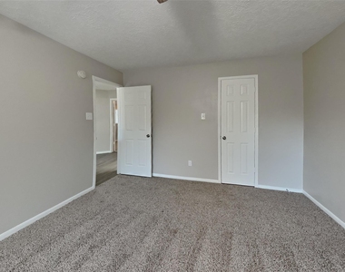20402 Avery Point Drive - Photo Thumbnail 13