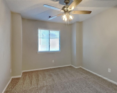 20402 Avery Point Drive - Photo Thumbnail 9