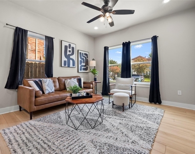 2406 Truxillo Street - Photo Thumbnail 5
