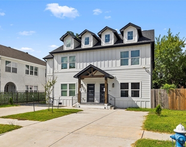 2406 Truxillo Street - Photo Thumbnail 2