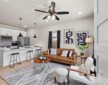 2406 Truxillo Street - Photo Thumbnail 6