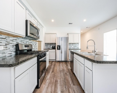 5419 Desert Glen Drive - Photo Thumbnail 6