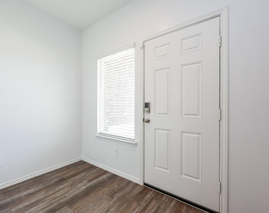 5419 Desert Glen Drive - Photo Thumbnail 3