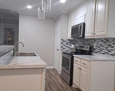 2114 N Fm 1486 Road - Photo Thumbnail 8