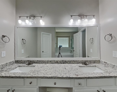 5219 Whitebridge Lane - Photo Thumbnail 10
