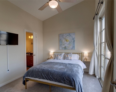 2216 Chenevert Street - Photo Thumbnail 21
