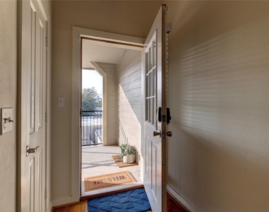 2216 Chenevert Street - Photo Thumbnail 35