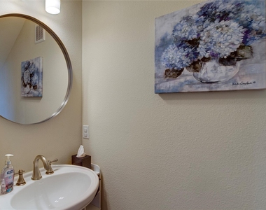 2216 Chenevert Street - Photo Thumbnail 19