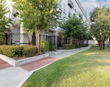 2216 Chenevert Street - Photo Thumbnail 42