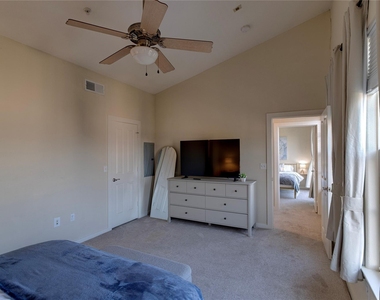 2216 Chenevert Street - Photo Thumbnail 28
