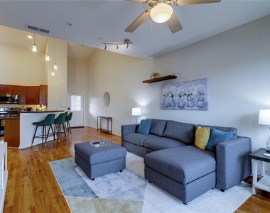 2216 Chenevert Street - Photo Thumbnail 16