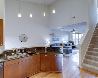 2216 Chenevert Street - Photo Thumbnail 6