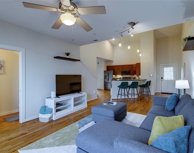 2216 Chenevert Street - Photo Thumbnail 18