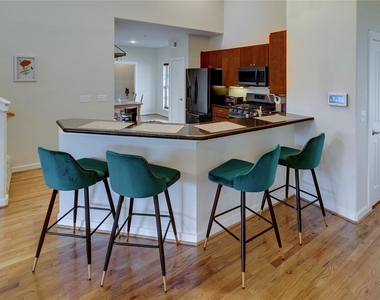 2216 Chenevert Street - Photo Thumbnail 14