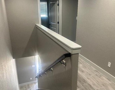 2735 Nora Street - Photo Thumbnail 7