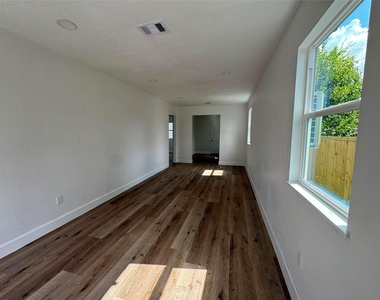 3910 Campbell Street - Photo Thumbnail 8