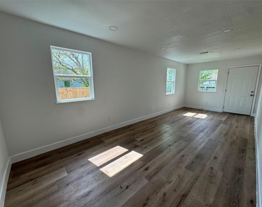 3910 Campbell Street - Photo Thumbnail 6