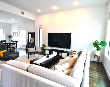 5634 Petty Street - Photo Thumbnail 4