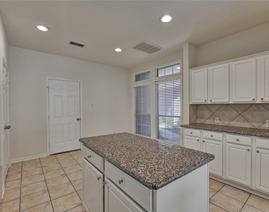 66 Valley Oaks Circle - Photo Thumbnail 18