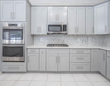 5522 Olympiad Drive - Photo Thumbnail 6