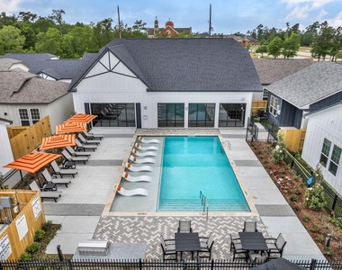 4250 Woodridge Parkway - Photo Thumbnail 8