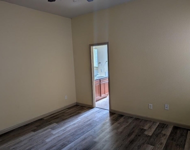 21383 Village Crossing Lane - Photo Thumbnail 8