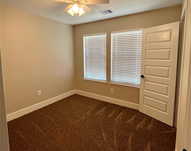 3951 Town Park Lane - Photo Thumbnail 13