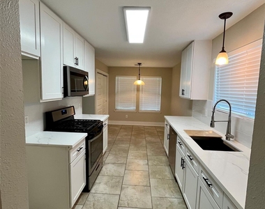 3951 Town Park Lane - Photo Thumbnail 6