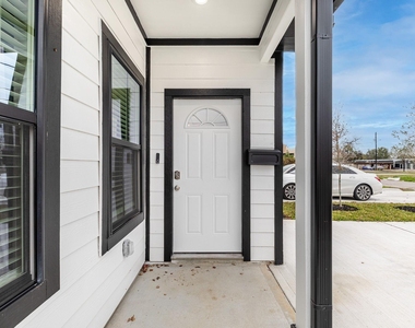 4661 Clover Street - Photo Thumbnail 1