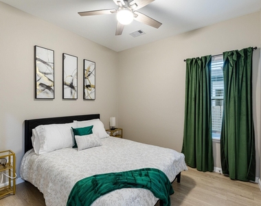 4661 Clover Street - Photo Thumbnail 10