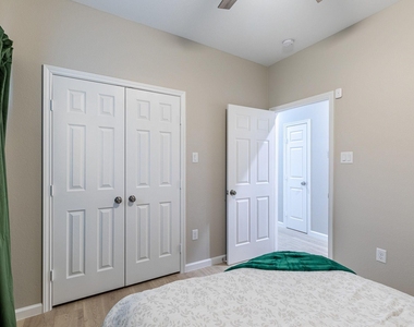 4661 Clover Street - Photo Thumbnail 12