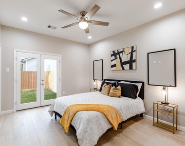 4661 Clover Street - Photo Thumbnail 18