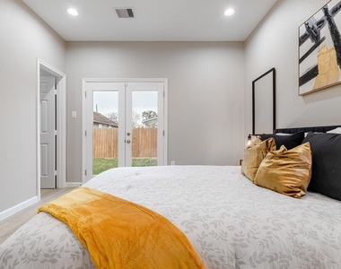 4661 Clover Street - Photo Thumbnail 19