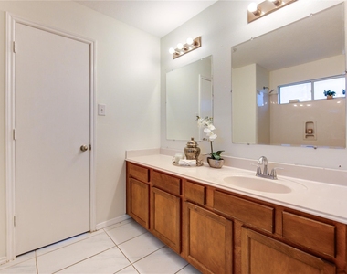 9926 Myrtle Field Lane - Photo Thumbnail 31
