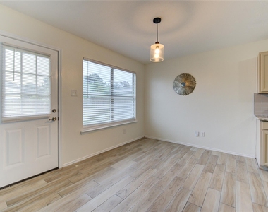 9926 Myrtle Field Lane - Photo Thumbnail 7