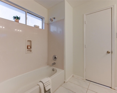 9926 Myrtle Field Lane - Photo Thumbnail 32