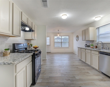 9926 Myrtle Field Lane - Photo Thumbnail 12