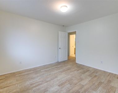 9926 Myrtle Field Lane - Photo Thumbnail 15