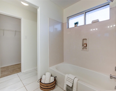 9926 Myrtle Field Lane - Photo Thumbnail 34