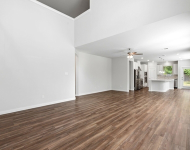 8017 Whisper Grove Drive - Photo Thumbnail 7